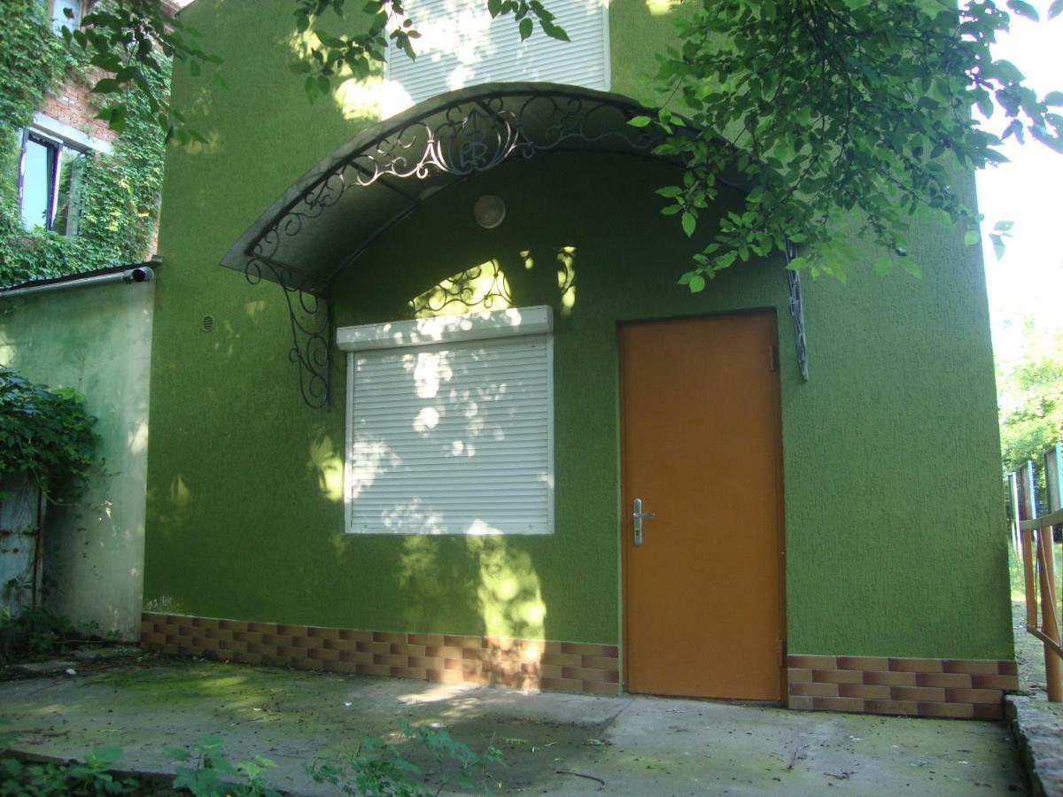 Domik S Saunoy Na Ogiyenko Apartamento Kamianets-Podilskyi Exterior foto