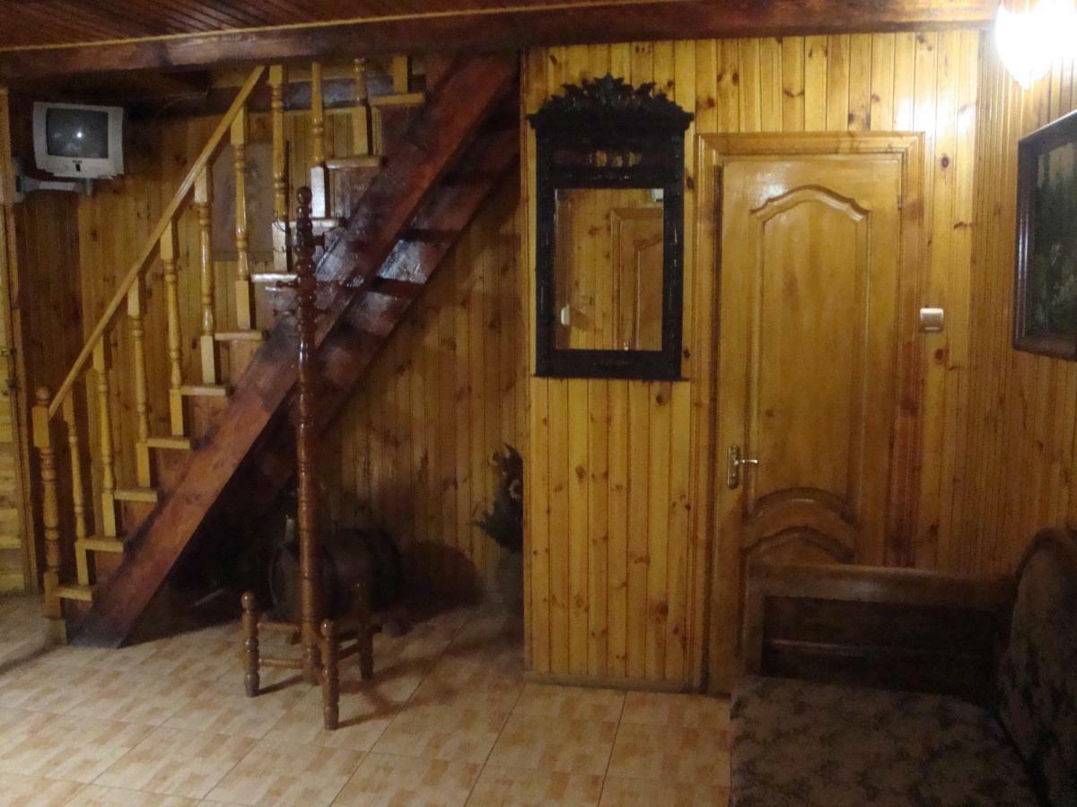 Domik S Saunoy Na Ogiyenko Apartamento Kamianets-Podilskyi Exterior foto